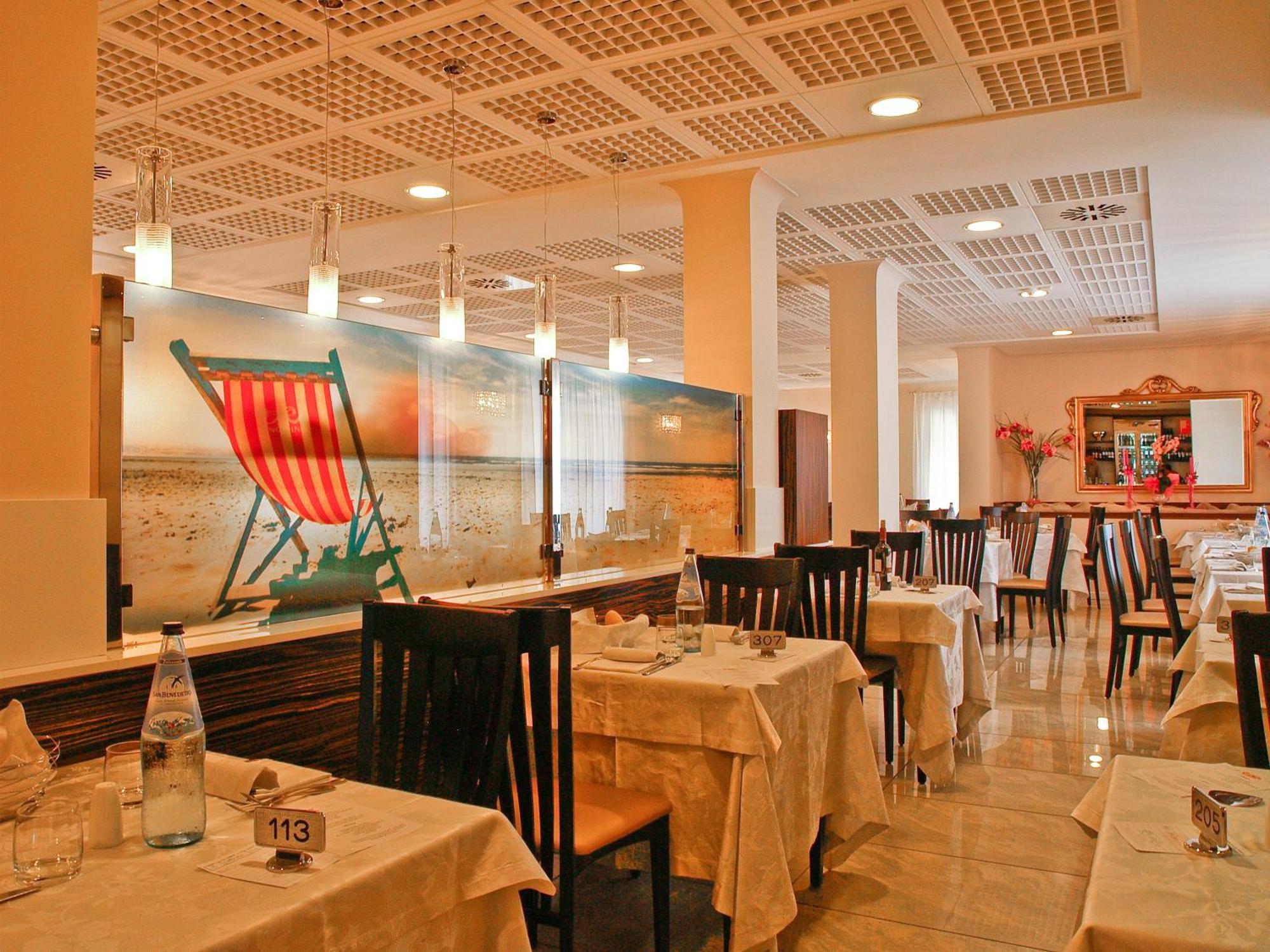 Hotel Villa Angelina Bibione Exterior photo
