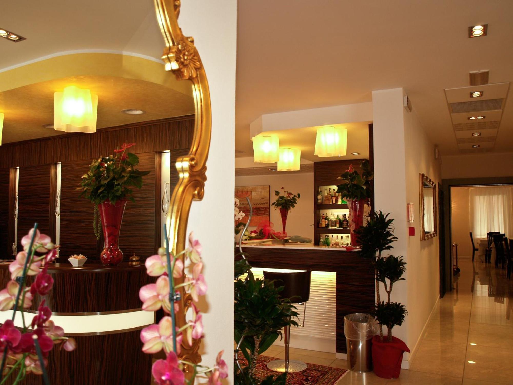 Hotel Villa Angelina Bibione Exterior photo