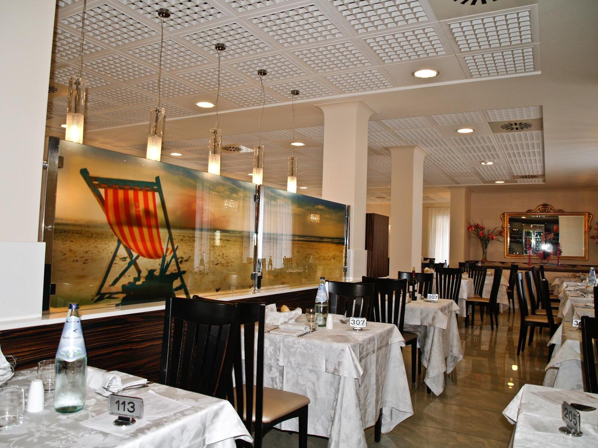 Hotel Villa Angelina Bibione Exterior photo