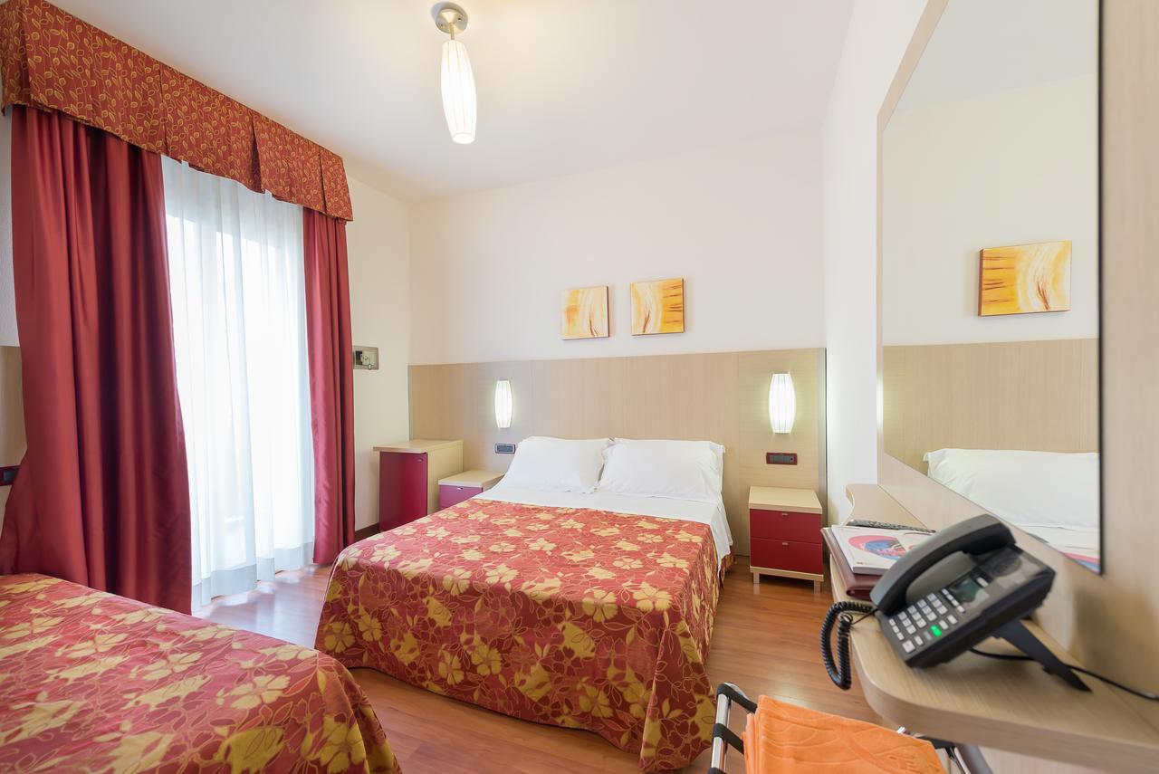 Hotel Villa Angelina Bibione Exterior photo